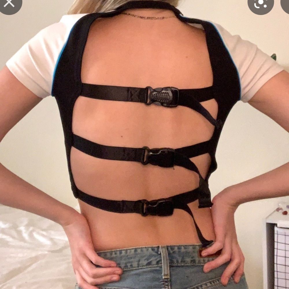 Poster Girl Baseball Tee W buckle back